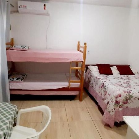 Kitnet S2 Em Torres-Rs - Na Mais Bela Praia Gaucha - Cozinha - Banheiro - Ar Condicionado - Tv Smart 32' - Wi-Fi - Estacionamento - Anfitria Superhost No Bnb Zewnętrze zdjęcie
