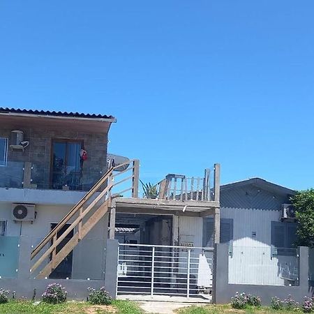 Kitnet S2 Em Torres-Rs - Na Mais Bela Praia Gaucha - Cozinha - Banheiro - Ar Condicionado - Tv Smart 32' - Wi-Fi - Estacionamento - Anfitria Superhost No Bnb Zewnętrze zdjęcie