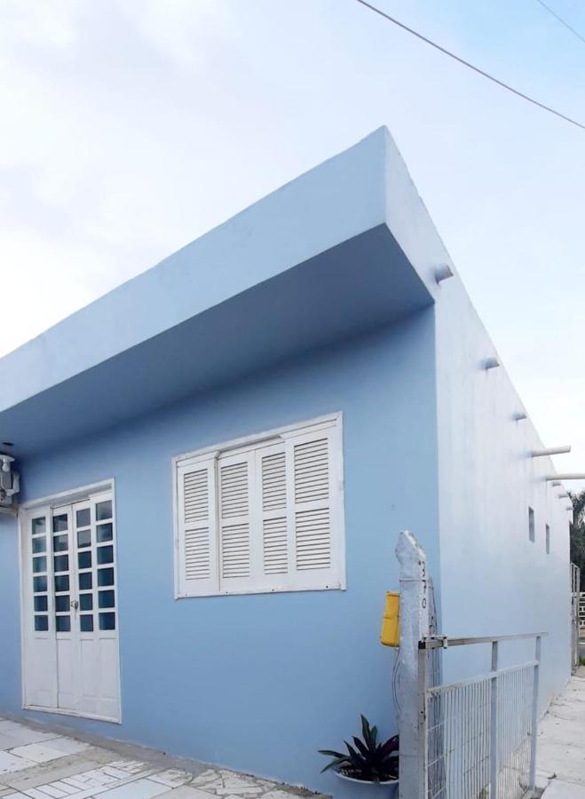 Kitnet S2 Em Torres-Rs - Na Mais Bela Praia Gaucha - Cozinha - Banheiro - Ar Condicionado - Tv Smart 32' - Wi-Fi - Estacionamento - Anfitria Superhost No Bnb Zewnętrze zdjęcie