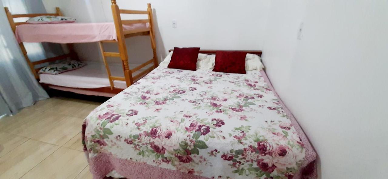 Kitnet S2 Em Torres-Rs - Na Mais Bela Praia Gaucha - Cozinha - Banheiro - Ar Condicionado - Tv Smart 32' - Wi-Fi - Estacionamento - Anfitria Superhost No Bnb Zewnętrze zdjęcie
