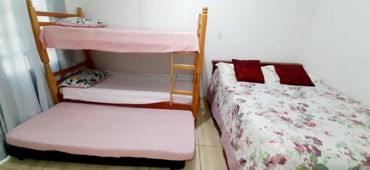 Kitnet S2 Em Torres-Rs - Na Mais Bela Praia Gaucha - Cozinha - Banheiro - Ar Condicionado - Tv Smart 32' - Wi-Fi - Estacionamento - Anfitria Superhost No Bnb Zewnętrze zdjęcie