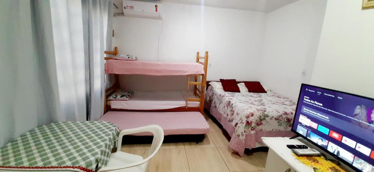 Kitnet S2 Em Torres-Rs - Na Mais Bela Praia Gaucha - Cozinha - Banheiro - Ar Condicionado - Tv Smart 32' - Wi-Fi - Estacionamento - Anfitria Superhost No Bnb Zewnętrze zdjęcie
