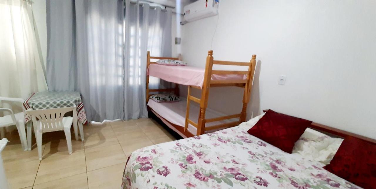 Kitnet S2 Em Torres-Rs - Na Mais Bela Praia Gaucha - Cozinha - Banheiro - Ar Condicionado - Tv Smart 32' - Wi-Fi - Estacionamento - Anfitria Superhost No Bnb Zewnętrze zdjęcie